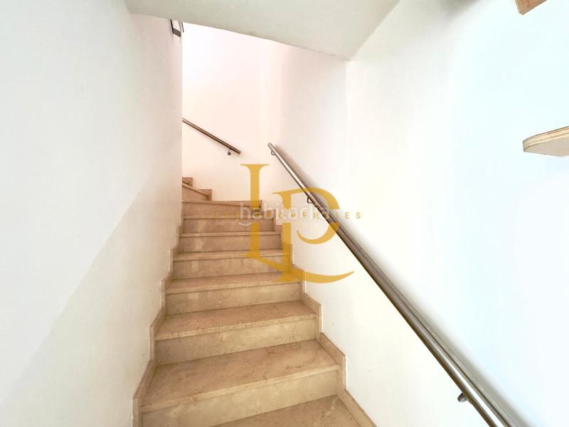 Foto d99c139f-81c1-40e9-a2c3-9bc974c2ae87. Semi detached house with fireplace heating parking in Rubí