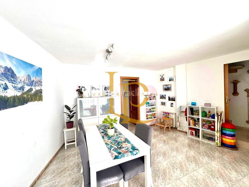 Foto f3ad4e3a-53ff-41be-a447-58d7caee377f. Semi detached house with fireplace heating parking in Rubí