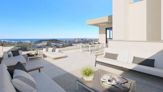 Attique à Bahía Dorada. Urbanización privada en la costa del sol a un paso de estepona