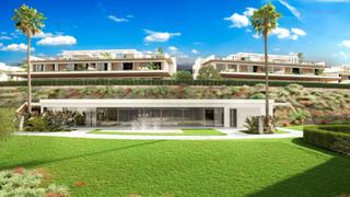 House in Bahía de Marbella. Urbanización cerrada en primera línea de golf