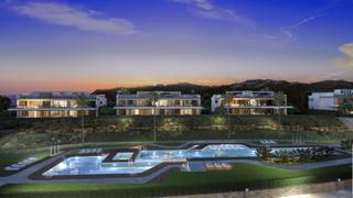 House in Bahía de Marbella. Urbanización cerrada en primera línea de golf