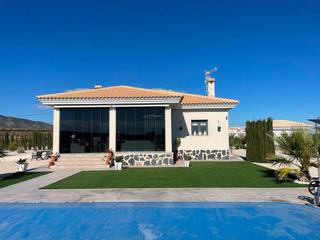 Xalet a Pinoso. Villas de obra nueva en pinoso