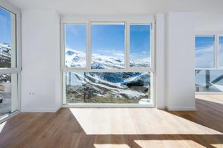 Apartament a Zona alta. Residencial de obra nueva en sierra nevada