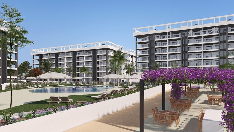 Foto 5dd7f4d3-3c7d-455c-8a42-e7c8be19fab5. Planta baixa amb aparcament piscina a Torreblanca Torrevieja