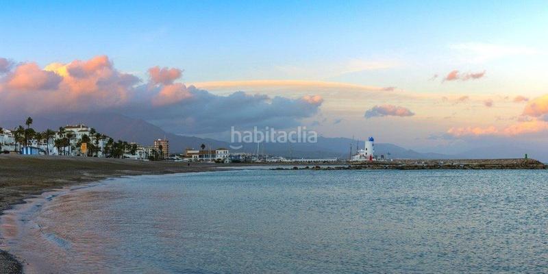 Foto 07cf5350-12e8-4b48-a6d6-f21edc56b91d. Chalet villas de obra nueva cerca en El Castillo Manilva