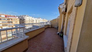 Ático en El Molino. Descubre tu paraíso mediterraneo en torrevieja