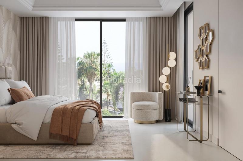 Foto 91e79168-4162-4616-8edc-bb3998eeeddc. Chalet villa de lujo de nueva construcción en Costabella Marbella