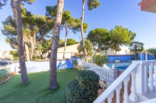 Chalet en Los Balcones-Los Altos. Exclusivo chalet independiente en los balcones, torrevieja