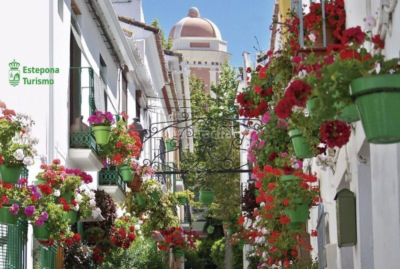 Foto 10d94077-1ecf-4aa5-a12e-127b4cc65c38. Àtic amb aparcament piscina a puerto de Estepona Estepona