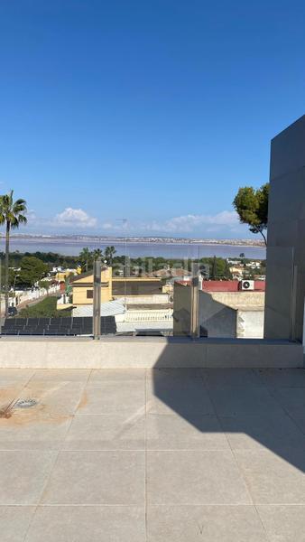 Foto 2c58d114-3b01-41a3-a4b3-68f80a76094d. Chalet exclusivo chalet de obra nueva en los balcones, en Torrevieja