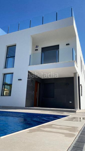 Foto f069c915-d3bc-4b0a-a302-896e4ce7710f. Chalet exclusivo chalet de obra nueva en los balcones, en Torrevieja