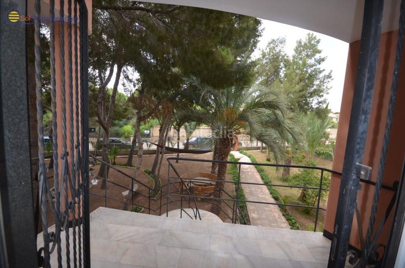 Foto 96915130-bbac-4bda-9b35-78bc182e25b0. Chalet en calle diseminados 81 extraordinaria villa en los balcones en Torrevieja