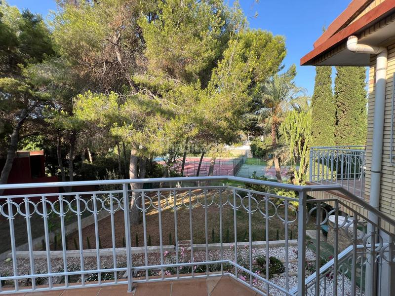 Foto 96346f83-7bf6-4f8e-88c6-a5f8c468dfeb. Chalet avec chauffage piscine dans Campoamor Orihuela