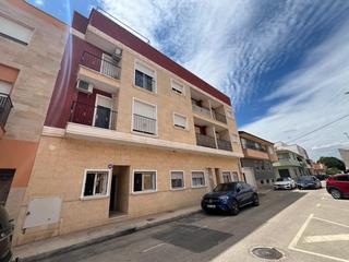 Apartament  Calle pablo picasso. Apartamento en planta baja en el centro de catral