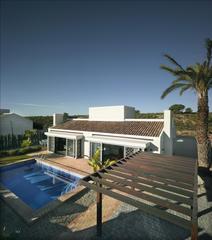 Xalet a Jerónimo y Avileses. Elegantes villas independientes con piscina privada en peraleja