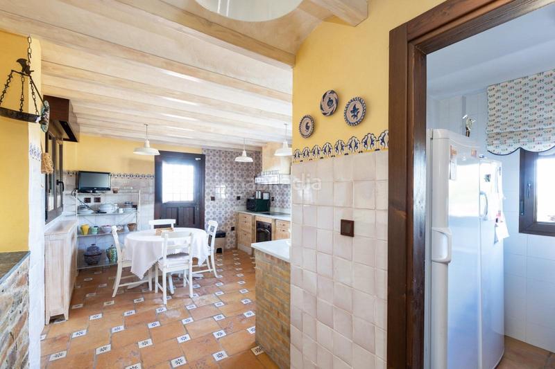 Foto b6112743-8709-403d-b2fe-0964e4976fb8. Chalet with pool in Altos de la Zubia Zubia (La)