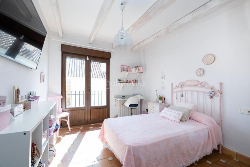 Foto b671d15b-d3f0-47c5-acc6-0db45cef16e5. Chalet with pool in Altos de la Zubia Zubia (La)