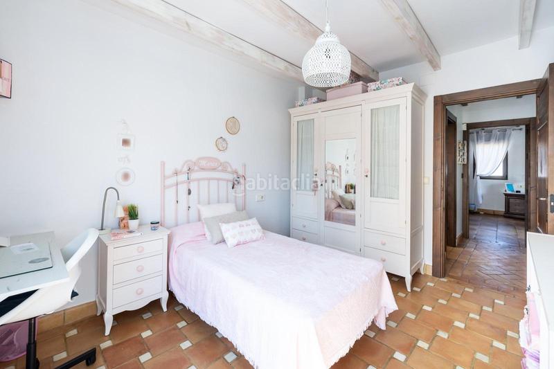 Foto f8a9e4c0-40b5-41e6-996a-395fde2294c1. Chalet with pool in Altos de la Zubia Zubia (La)