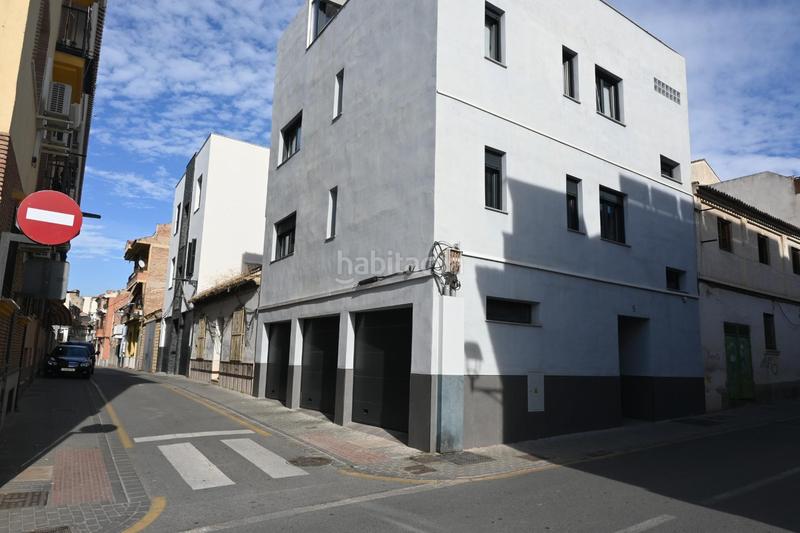 Foto e91fa94e-f263-4d29-a4dc-9e4f77530792. Casa adosada casa para reformar o para derribar de 175 metros de superficie !!! en Maracena