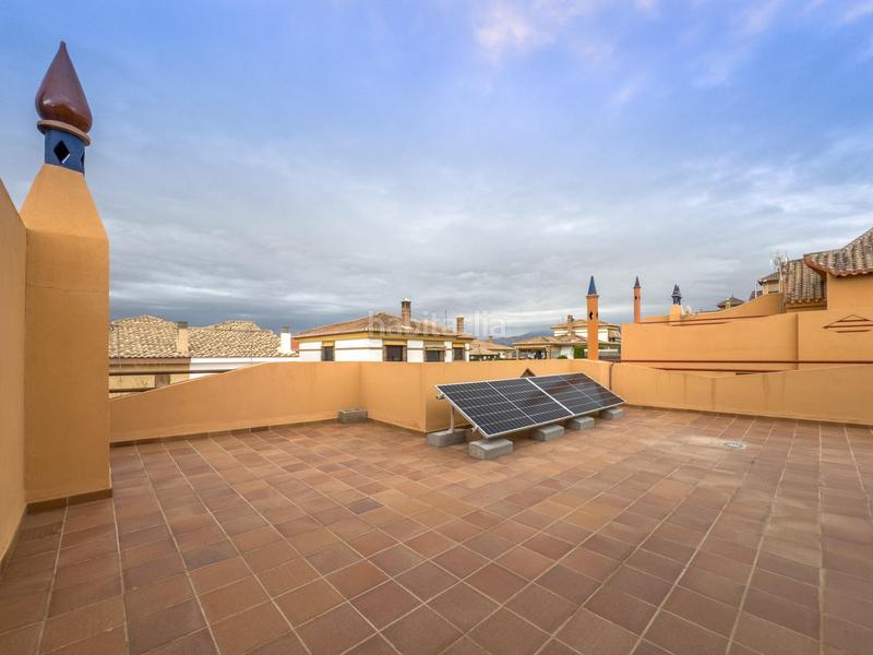 Foto 2cb546e7-4d37-42ae-8c55-b73f35e5d87f. Casa en calle la rioja chalet pareado en las gabias. para entrar a vivir. en Gabias (Las)