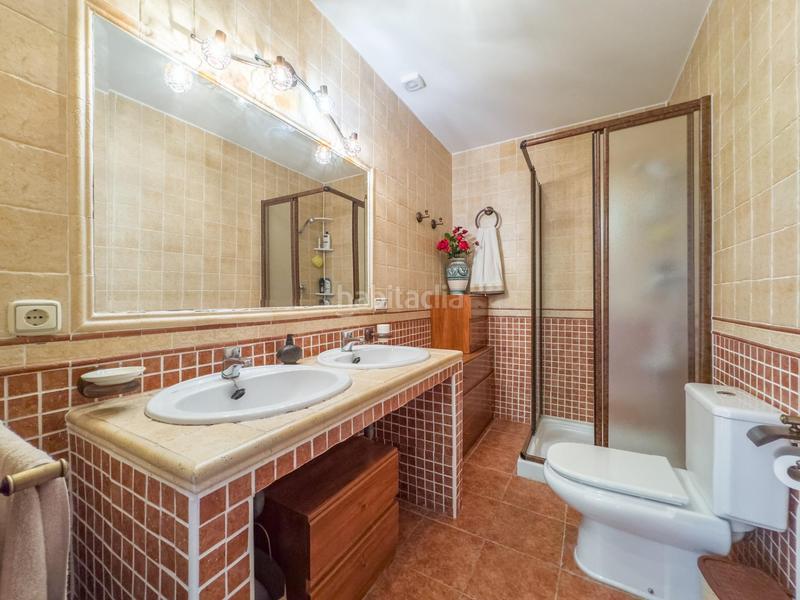 Foto aedb8a57-f0f4-4c3d-a2fa-71cb87403068. Casa en calle la rioja chalet pareado en las gabias. para entrar a vivir. en Gabias (Las)