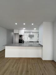 Appartement in Gaspar Perelló. Luminoso apartamento totalmente reformado con vistas laterales a