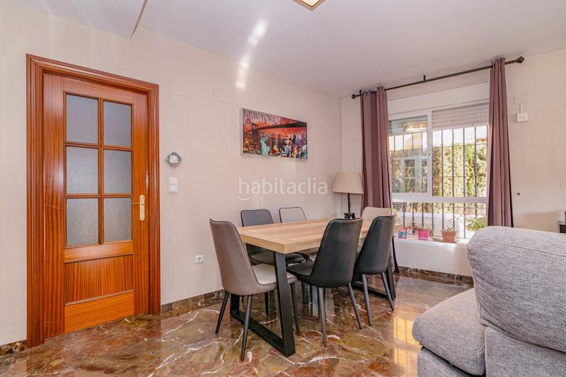 Foto abef2e99-b8be-4b3e-a69e-f2b1b882fed7. Casa pareada en calle vendimia en Huétor Vega
