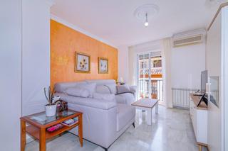Pis a Calle eras calvario. Piso de 3 habitaciones en la zubia  luminoso y bien ubicado