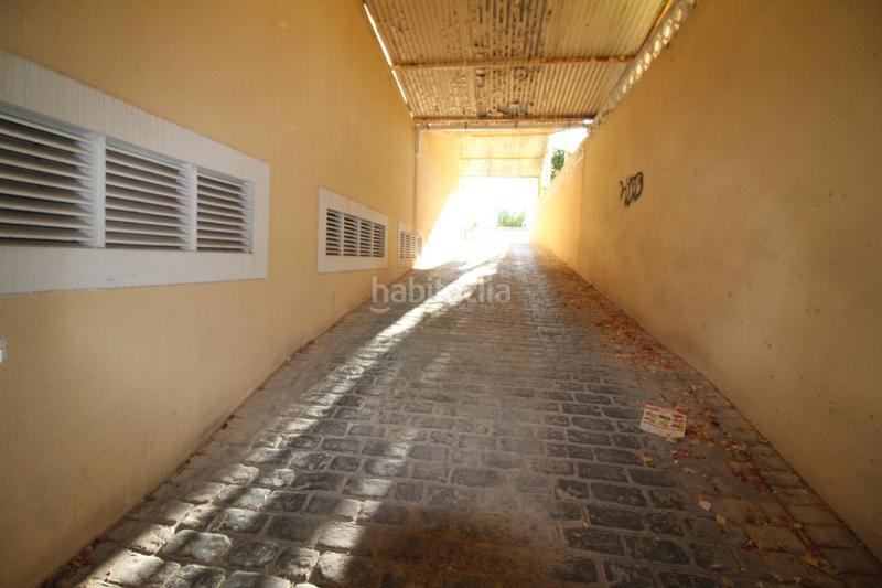 Foto f723f7d5-9c61-4b4c-8ed6-c213c85bfb36. Aparcament cotxe a Zona los Frutales Torrevieja