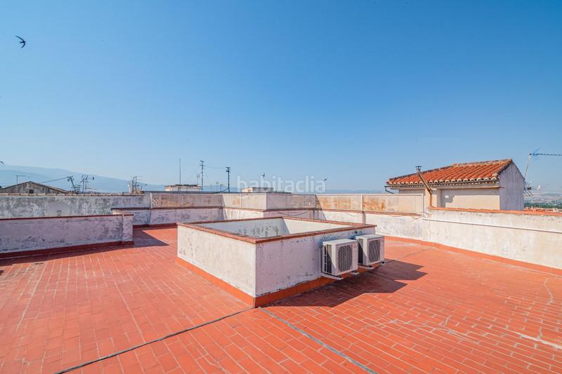 Foto 2d135e74-d46c-44fa-969b-9b50f58fc026. Piso amplio piso en el centro con terraza, garaje y 3 trasteros. en Maracena