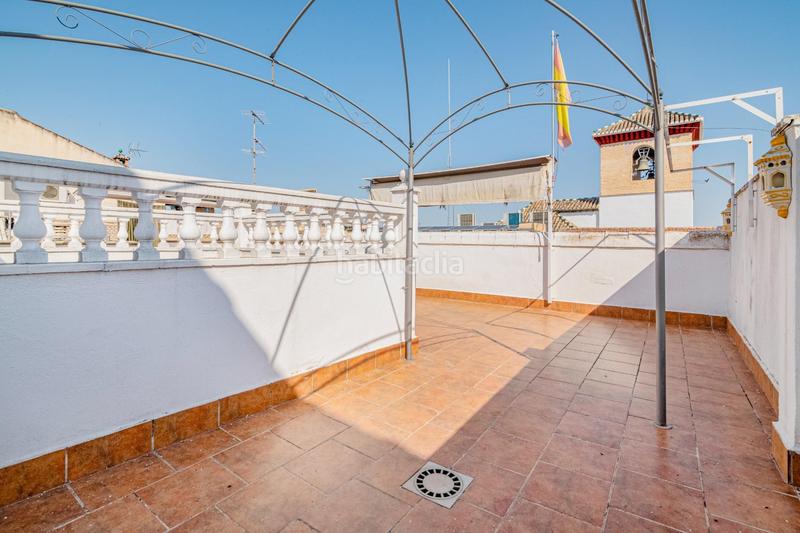 Foto 5cbd1ee1-129d-499e-8c4f-32556418b672. Piso amplio piso en el centro con terraza, garaje y 3 trasteros. en Maracena