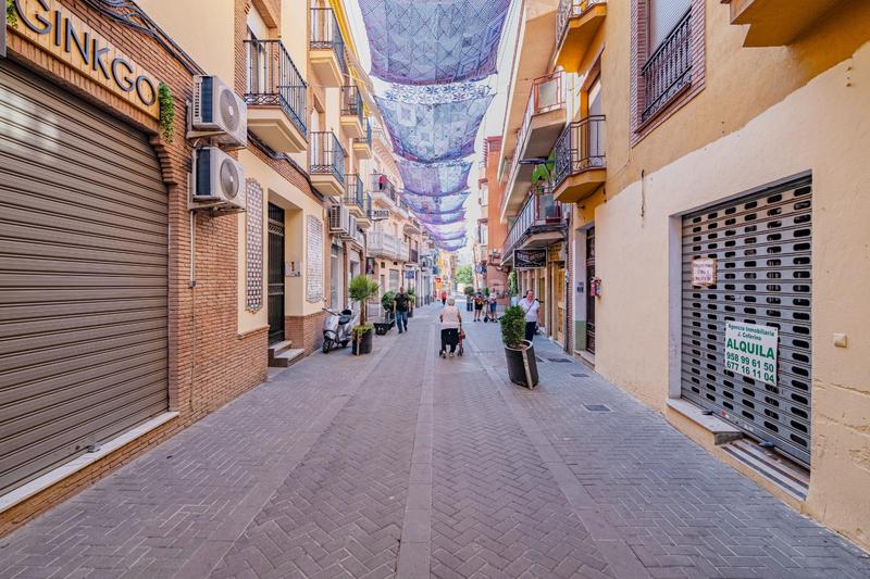 Foto ba612e69-7049-438c-b8a6-7e388a78690d. Piso amplio piso en el centro con terraza, garaje y 3 trasteros. en Maracena