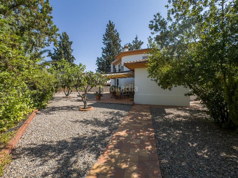 Foto 24bae94b-8f19-4529-8e73-7e747f335d97. Chalet en calle pinsapo (cub) chalet independiente en la prestigiosa urbanizacion pantano de cubillas en Albolote
