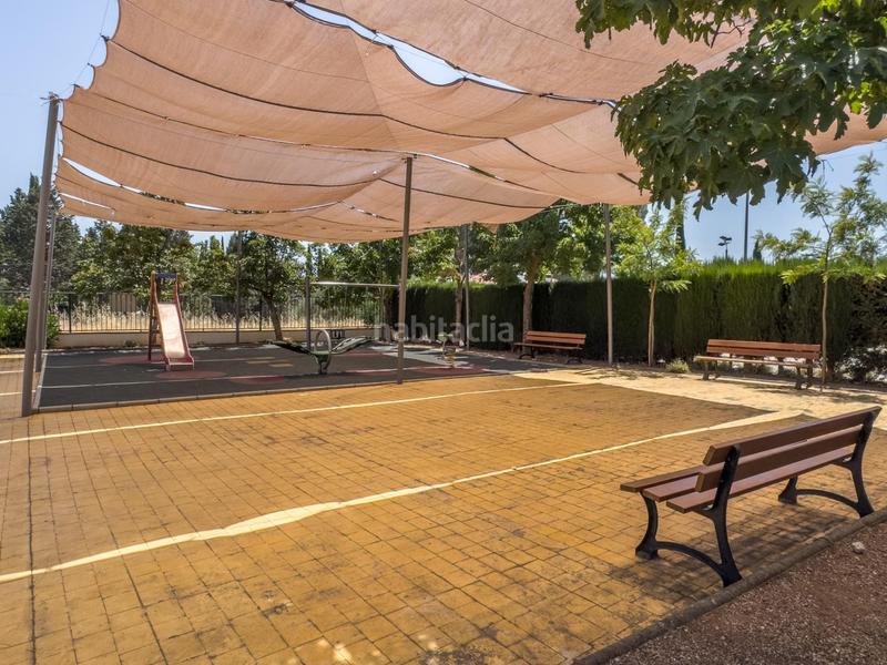 Foto 85805bfd-f7a8-43ba-a0c5-66263189d4d5. Chalet en calle pinsapo (cub) chalet independiente en la prestigiosa urbanizacion pantano de cubillas en Albolote
