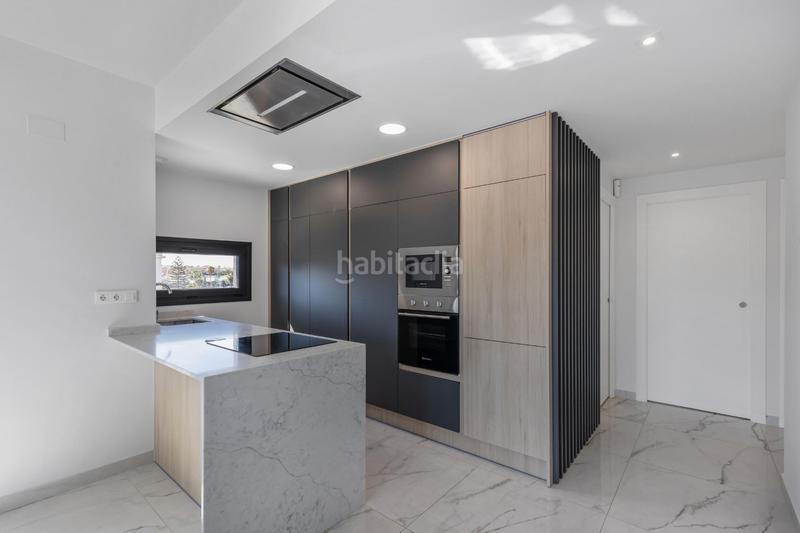 Foto ac78ec4a-cf01-4adc-9a1f-a0c428a43577. Ático  con vistas despejadas y solárium privado en residencial amanecer deluxe en Orihuela