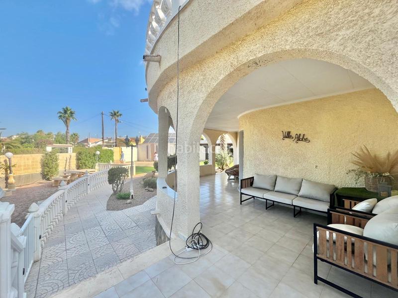 Foto 798a8440-5536-4954-9b2a-6e394dc4e79e. Chalet in calle huelma 3 in Zona Carrefour - Urbanizaciones Torrevieja