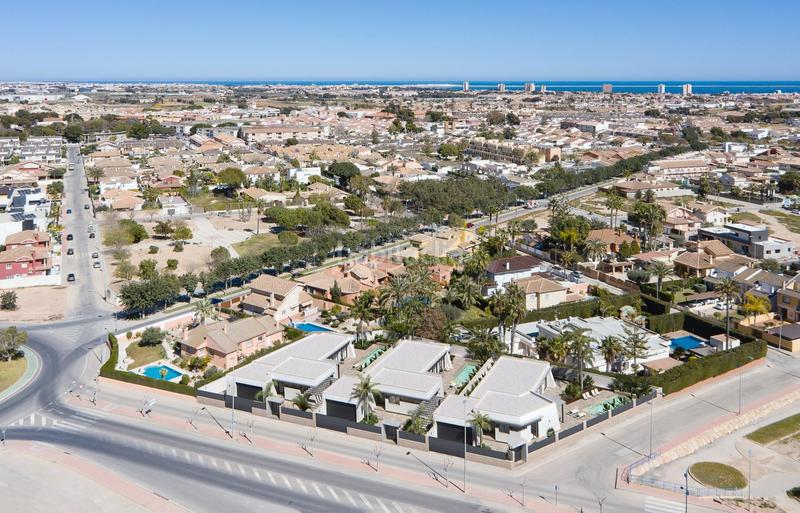 Foto 61ec1a74-bb38-42b1-9385-d907c3bd121c. Chalet avec parking piscine dans San Javier San Javier