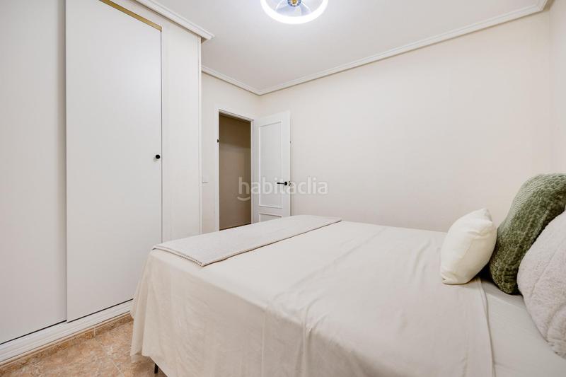 Foto 782a0053-6b15-4fd1-9804-2d3e9a7fb9ce. Apartament amb piscina a Antonio Machado Torrevieja