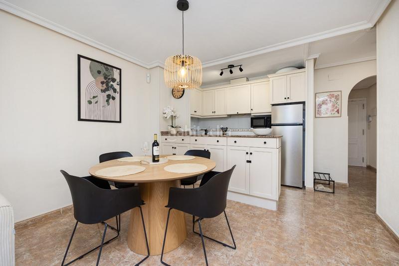 Foto cb25808b-5106-4ebd-9bc5-9f3259ea3b89. Apartament amb piscina a Antonio Machado Torrevieja