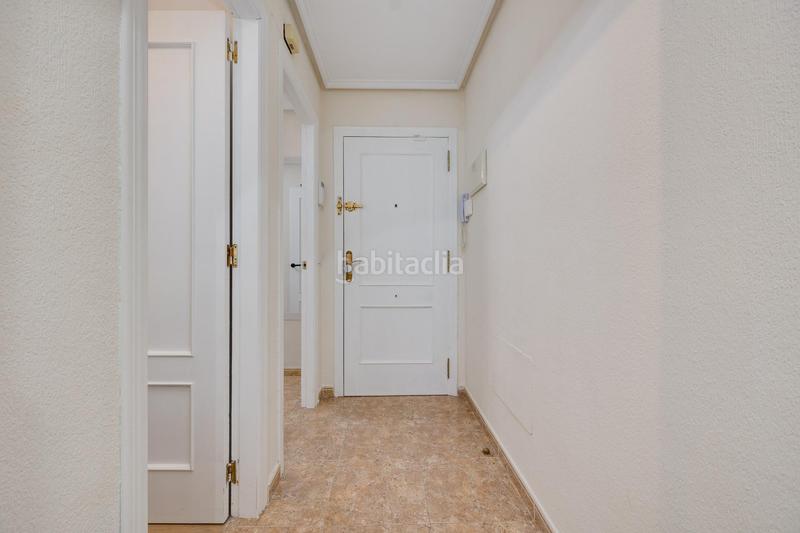 Foto d782fb59-be4d-45f1-a13f-f58c7fada6f7. Apartament amb piscina a Antonio Machado Torrevieja