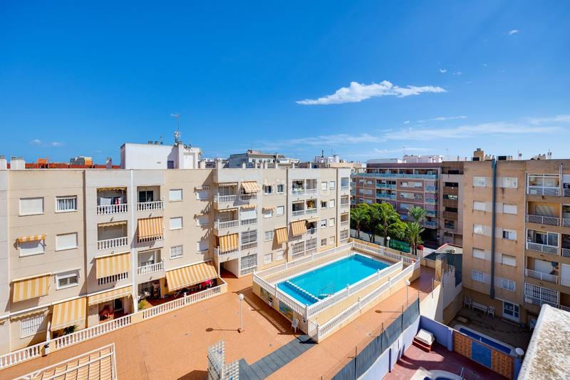Foto f6ba9f41-1f3b-41f5-aed0-1673dcbd1f8a. Apartament amb piscina a Antonio Machado Torrevieja