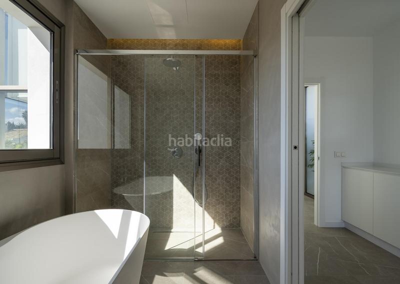 Foto 04cc74db-390d-4627-87fb-0c05caa85bff. Xalet amb aparcament piscina a El Faro de Calaburra - Chaparral Mijas