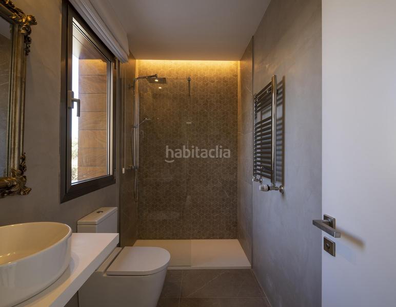 Foto 1b3a21d7-a2ad-4c7b-9991-ae21c39ac54c. Xalet amb aparcament piscina a El Faro de Calaburra - Chaparral Mijas