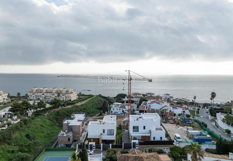 Foto 3dec79a7-c555-4254-95e7-6a0803b6bddc. Xalet amb aparcament piscina a El Faro de Calaburra - Chaparral Mijas
