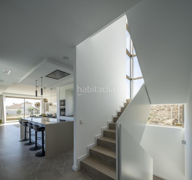 Foto 485dbe5e-84bf-4337-866f-ff17a02df118. Xalet amb aparcament piscina a El Faro de Calaburra - Chaparral Mijas