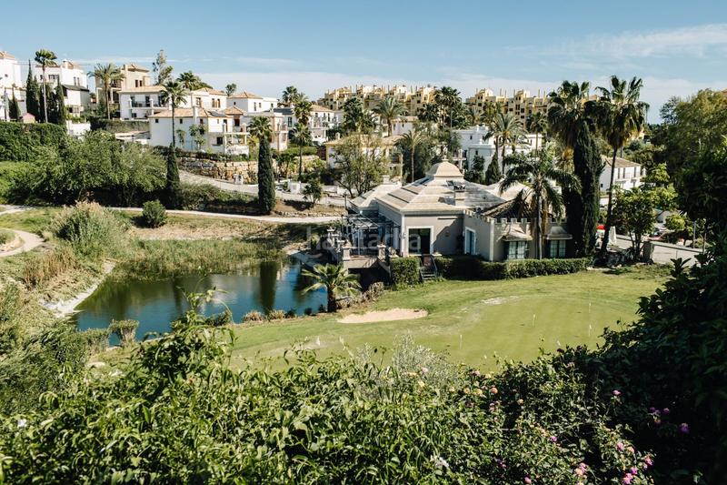 Foto 0f3bbe79-8a54-4a9f-8c4a-c5fbbbe9498f. Chalet avec parking piscine dans La Concha - Resina Golf Estepona