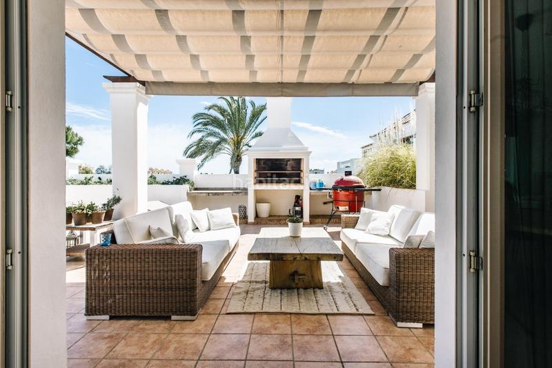 Foto 5ad97847-7617-45ba-85c6-8e5d9ba15e8a. Chalet avec parking piscine dans La Concha - Resina Golf Estepona