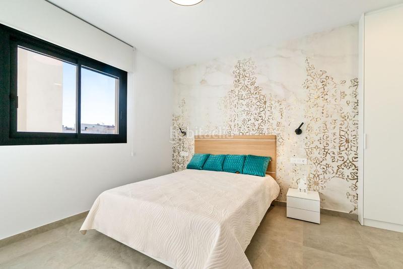 Foto 2b2024b7-386a-4ba8-a715-fc1cf36e8c20. Apartamento  moderno en Las Piscinas Naturales Torrevieja