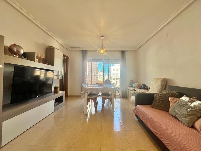 Foto ffd046de-f3ea-47c0-a68f-411cea329a50. Appartement avec parking dans Las Piscinas Naturales Torrevieja