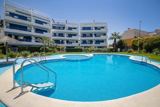Rez-de-chaussée  Calle santa rufina. Planta baja con parking y gran jardín privado en residencial las